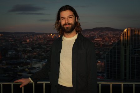 Adrian Falck på toppen av posthuset