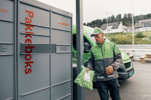 Bringbud leverer pakke til Pakkeboks.